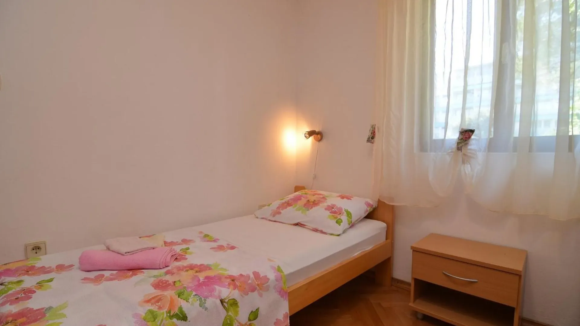 Apartment In Petrcane/Zadar Riviera 7908  ペトルチャネ