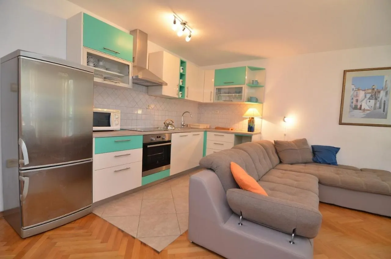 Apartment In Petrcane/Zadar Riviera 7908 0*, ペトルチャネ